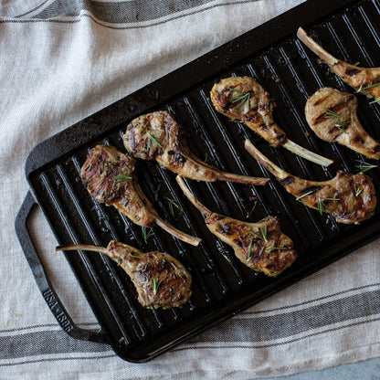 Close-up of Lodge Chef Collection reversible non-stick griddle, 50x25cm