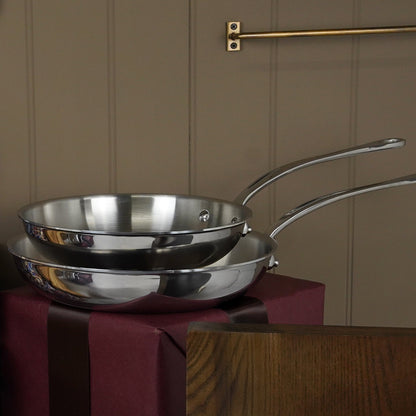 Mauviel M'Cook 2-piece non-stick frying pan set, ideal for professional chefs and home cooks alike, non-stick coating