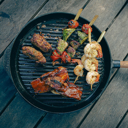 Cast iron skillet grill pan with walnut handle from Skeppshult, perfect for grilling and cooking